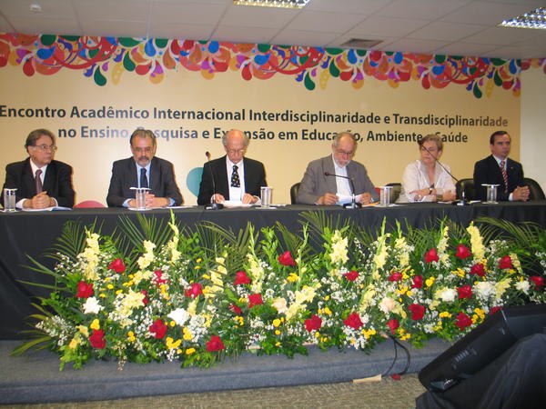 Encontro acadêmico internacional "Interdisciplinaridade e Transdisciplinaridade no Ensino, Pesquisa e Extensão em Educação, Ambiente e Saúde, Brasília 2012
