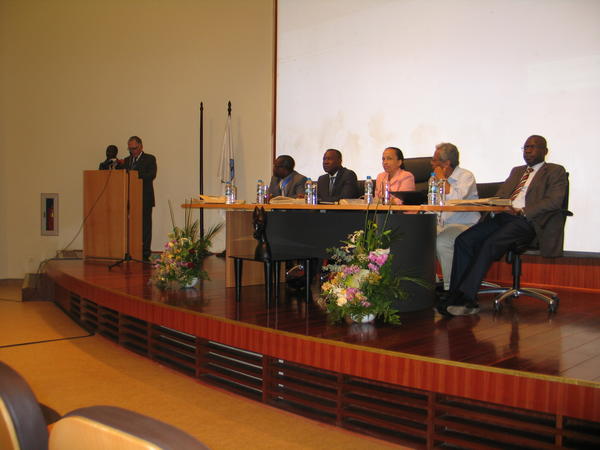 Sessão Inaugural do XV Encontro com o Sr. Reitor da UAN, Prof. Orlando Fernandes de Mata e com a Srª Secretária de Estado do Ensino Superior para a Inovação, Prfª Maria Augusta da Silva Martins, entre outros notáveis 