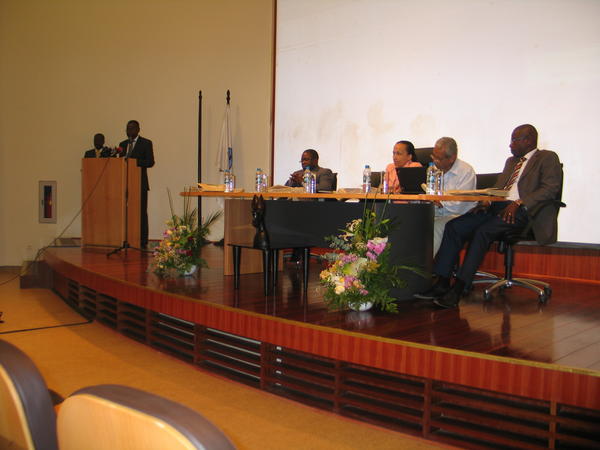 Sessão Inaugural do XV Encontro com o Sr. Reitor da UAN, Prof. Orlando Fernandes de Mata e com a Srª Secretária de Estado do Ensino Superior para a Inovação, Prfª Maria Augusta da Silva Martins, entre outros notáveis 